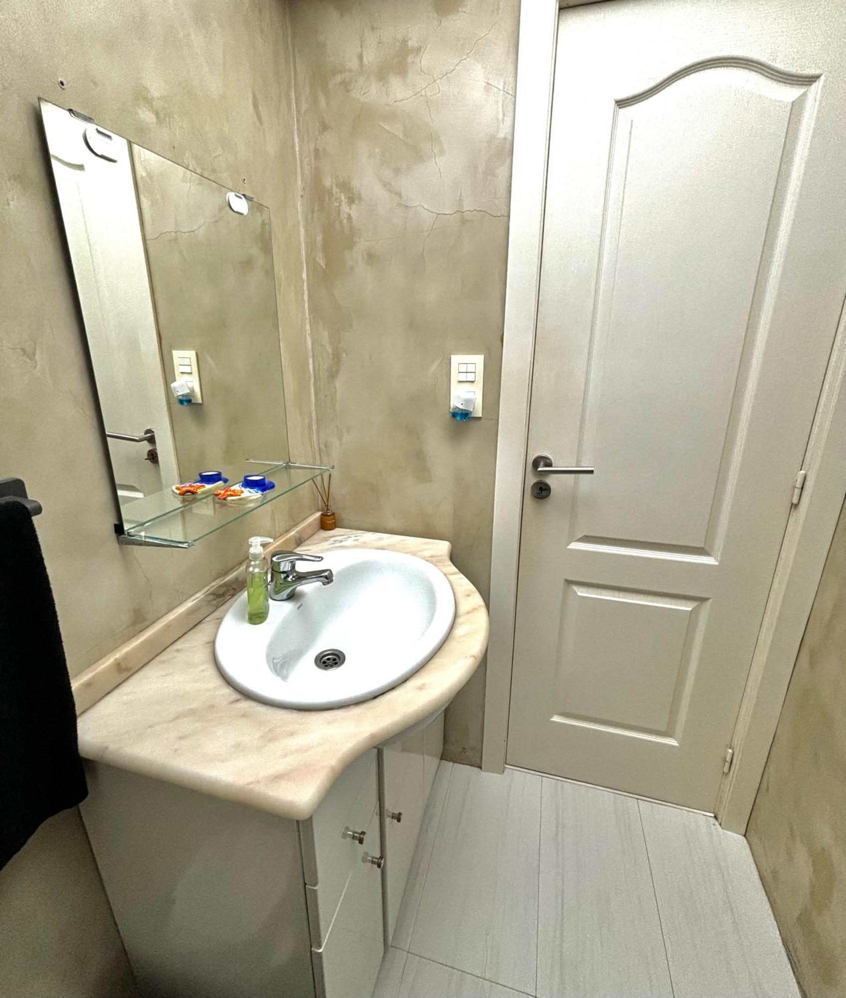 Cute And Cosy Apartment บาเลนเซีย ภายนอก รูปภาพ
