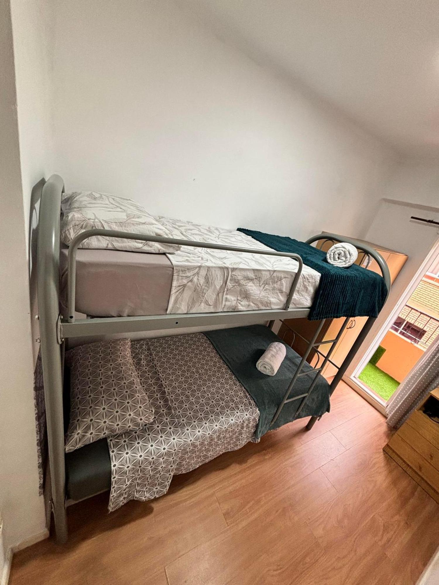 Cute And Cosy Apartment บาเลนเซีย ภายนอก รูปภาพ